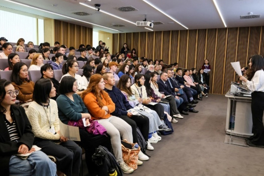 UCD IICS Public Lecture Series and the 56th Confucius PhD Forum Successfully Held